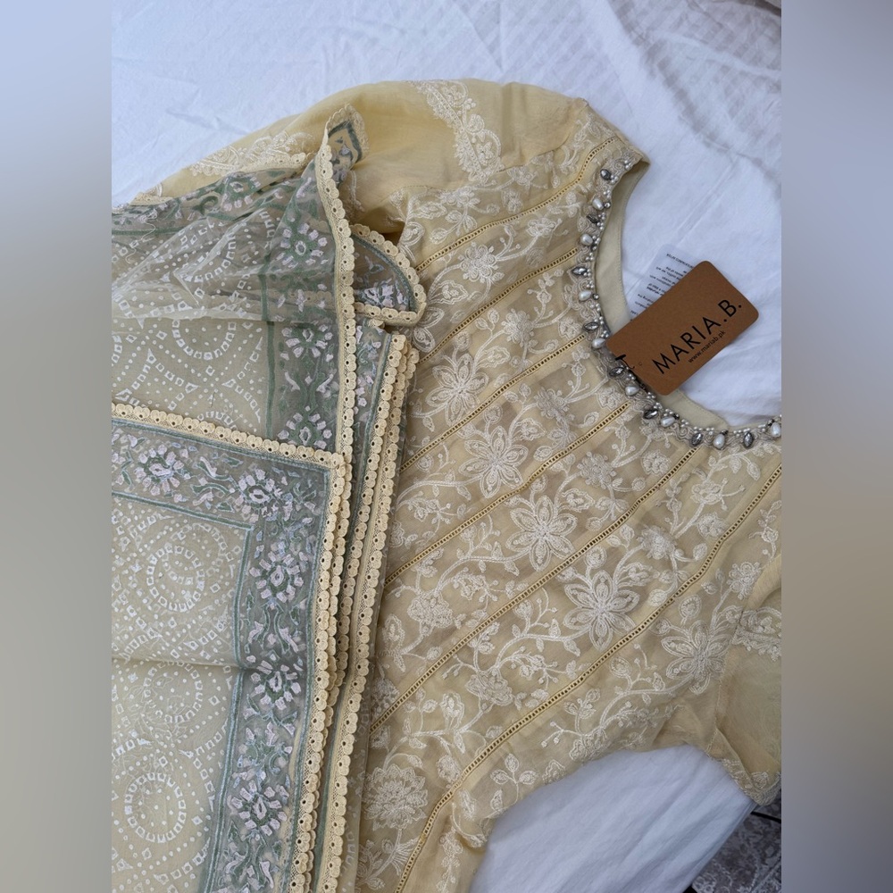 Maria B designer Pakistani Dress Set in butter yellow luxury pret - Picture 10 of 11
